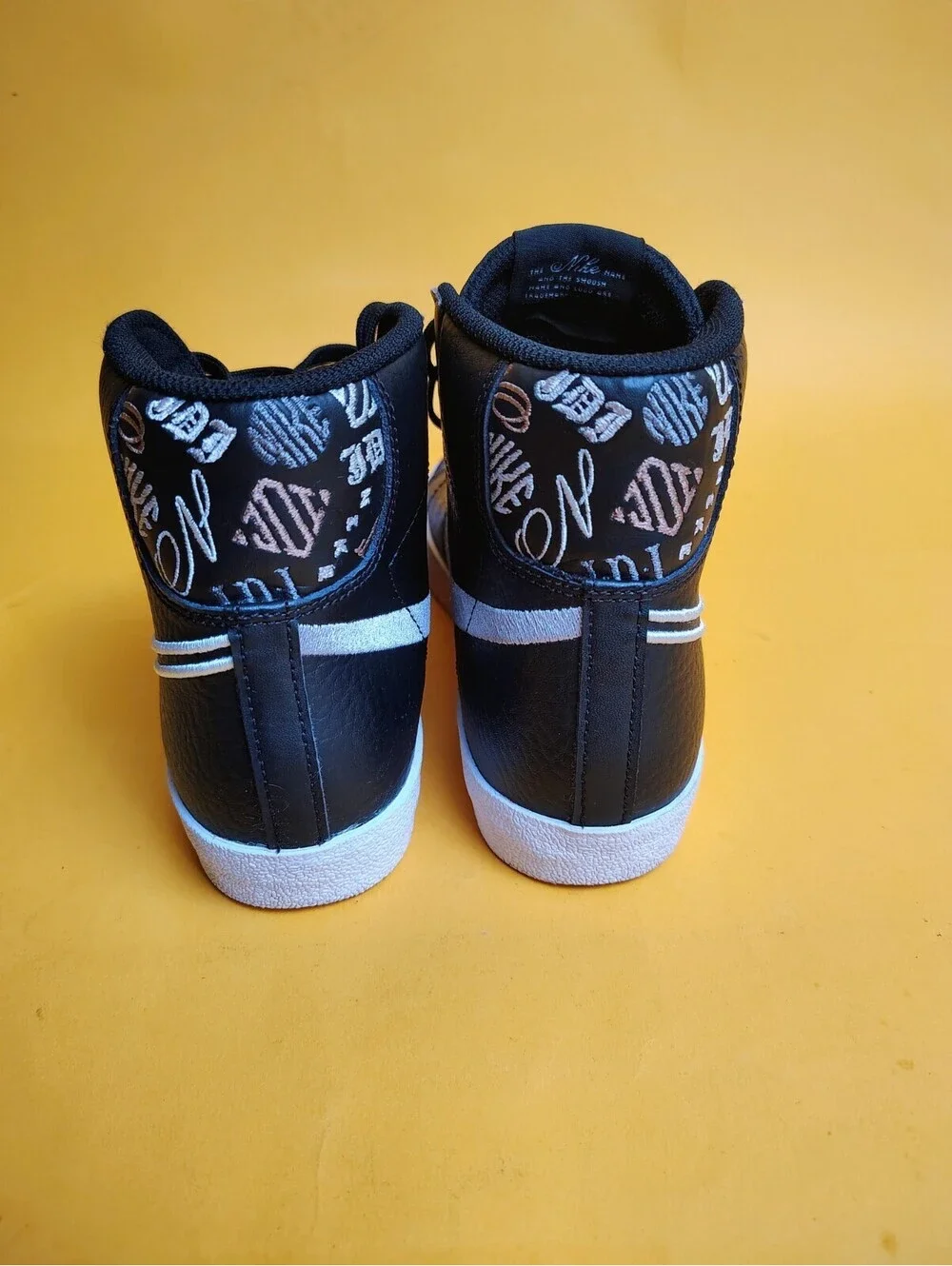 Nike Blazer Mid 77 SE Playful Fonts Black White GS 6.5Y Women 8 Shoes DJ0265-001
